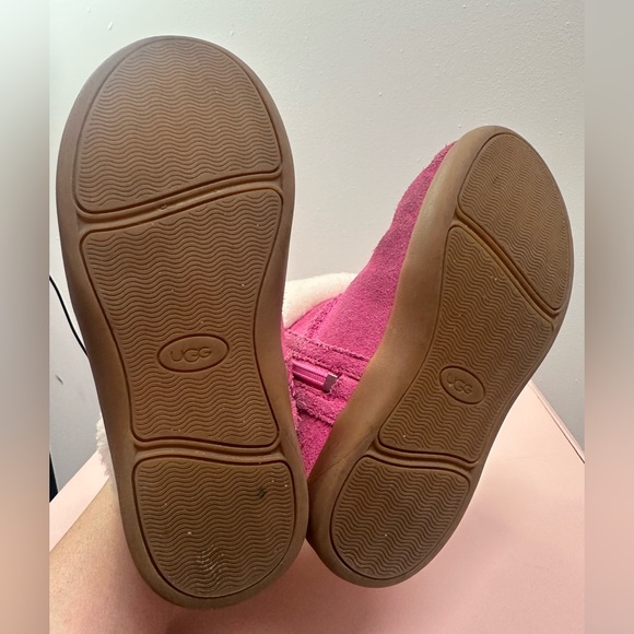 UGG Pink Kids Boots with Cream Fur - Picture 8 of 8